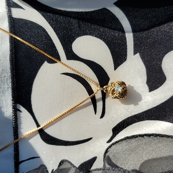 CHANEL Vintage Strass Knot Pendant - Picture 8 of 10